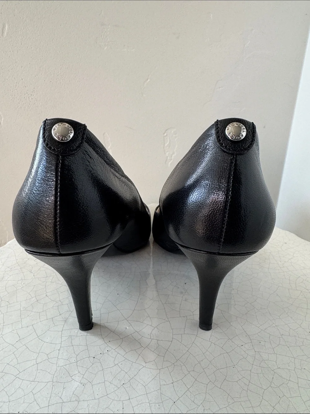 Michael Kors Black Pointed-Toe Leather Pumps Classic Special OccasionSize 7.5M